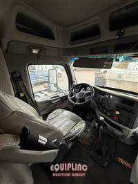 2018 Peterbilt 579 6X4 T/A SLEEPER TRUCK TRAC