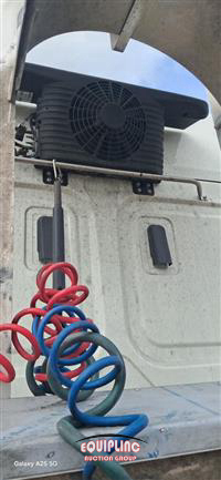 2019 Freightliner CASCADIA 6X4 T/A SLEEPER TRUCK