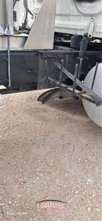 2019 Freightliner CASCADIA 6X4 T/A SLEEPER TRUCK