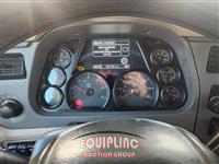 2015 Peterbilt 579 6X4 T/A SLEEPER TRUCK TRAC