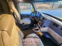 2015 Peterbilt 579 6X4 T/A SLEEPER TRUCK TRAC