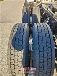 2015 Peterbilt 579 6X4 T/A SLEEPER TRUCK TRAC