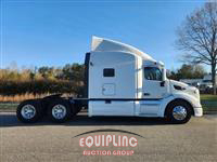 2015 Peterbilt 579 6X4 T/A SLEEPER TRUCK TRAC