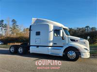 2015 Peterbilt 579 6X4 T/A SLEEPER TRUCK TRAC