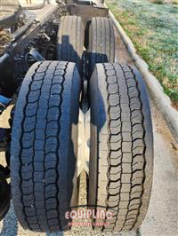 2015 Peterbilt 579 6X4 T/A SLEEPER TRUCK TRAC