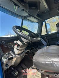 2000 Freightliner CENTURY CLASS 6X4 T/A SLEEPER 