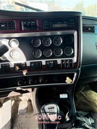 2007 Kenworth T800 TRI/A ROLLOFF TRUCK