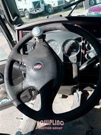 2007 Kenworth T800 TRI/A ROLLOFF TRUCK