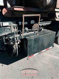 2007 Kenworth T800 TRI/A ROLLOFF TRUCK