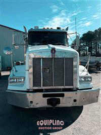 2007 Kenworth T800 TRI/A ROLLOFF TRUCK