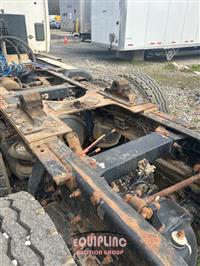 2015 Peterbilt 567 6X4 T/A DAY CAB TRUCK TRAC