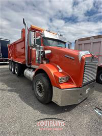 1995 Kenworth T800 TRI/A DUMP TRUCK TRACTOR
