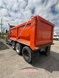1995 Kenworth T800 TRI/A DUMP TRUCK TRACTOR