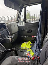 2017 International 4300 4X2 S/A 26FT BOX TRUCK