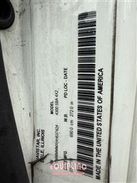 2017 International 4300 4X2 S/A 26FT BOX TRUCK