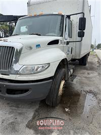 2017 International 4300 4X2 S/A 26FT BOX TRUCK