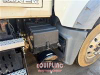 2017 Mack GU713 TRI/A ROLLOFF TRUCK