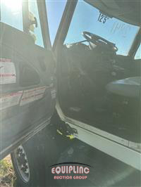 2007 International 7600 6X4 T/A GARBAGE TRUCK