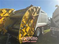 2007 International 7600 6X4 T/A GARBAGE TRUCK