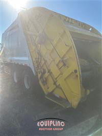 2007 International 7600 6X4 T/A GARBAGE TRUCK