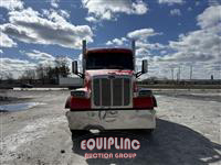 2017 Peterbilt 567 TRI/A SLEEPER TRUCK TRACTO