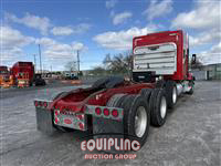 2017 Peterbilt 567 TRI/A SLEEPER TRUCK TRACTO