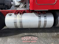 2017 Peterbilt 567 TRI/A SLEEPER TRUCK TRACTO