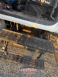 2010 International 4300 4X2 S/A BUCKET TRUCK