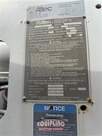 2010 International 4300 4X2 S/A BUCKET TRUCK