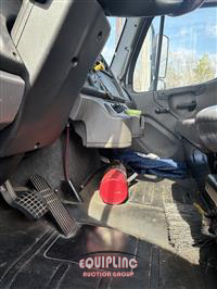 2018 Freightliner M2 4X2 S/A 26FT BOX TRUCK