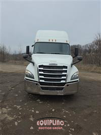 2019 Freightliner CASCADIA 6X4 T/A SLEEPER TRUCK