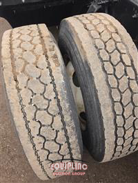 2019 Freightliner CASCADIA 6X4 T/A SLEEPER TRUCK