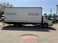 2013 Mitsubishi FE 4X2 S/A BOX TRUCK