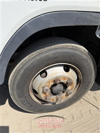 2013 Mitsubishi FE 4X2 S/A BOX TRUCK