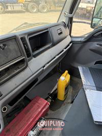 2013 Mitsubishi FE 4X2 S/A BOX TRUCK