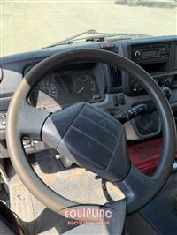 2013 Mitsubishi FE 4X2 S/A BOX TRUCK