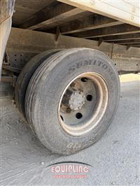 2013 Mitsubishi FE 4X2 S/A BOX TRUCK