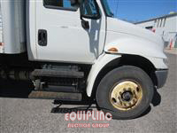 2018 International 4300 4X2 S/A 26FT BOX TRUCK