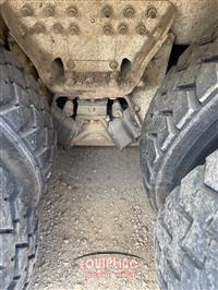 2009 International 7600 6X4 T/A GARBAGE TRUCK