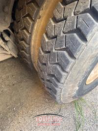 2009 International 7600 6X4 T/A GARBAGE TRUCK