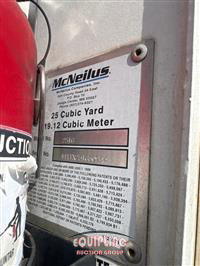 2009 International 7600 6X4 T/A GARBAGE TRUCK