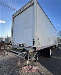 2019 International 4300 4X2 S/A 26FT BOX TRUCK
