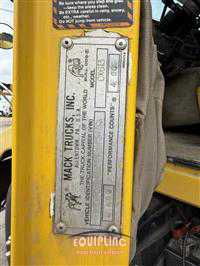 2001 Mack CXU613 TRI/A DUMP TRUCK