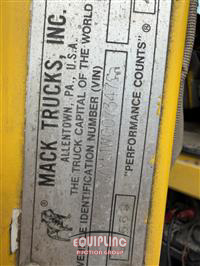 2001 Mack CXU613 TRI/A DUMP TRUCK