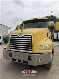 2001 Mack CXU613 TRI/A DUMP TRUCK