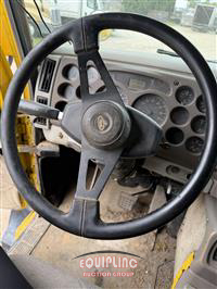 2001 Mack CXU613 TRI/A DUMP TRUCK