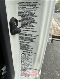 2023 Chevrolet W5500 4X2 S/A 16FT FLOOR TRUCK