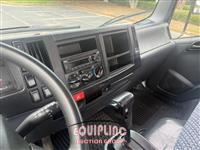 2023 Chevrolet W5500 4X2 S/A 16FT FLOOR TRUCK