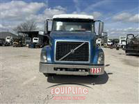 2016 Volvo VNL64T300 6X4 T/A DAY CAB TRUC