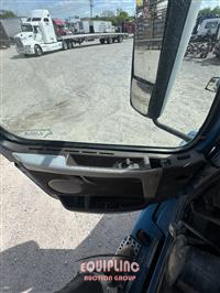 2016 Volvo VNL64T300 6X4 T/A DAY CAB TRUC